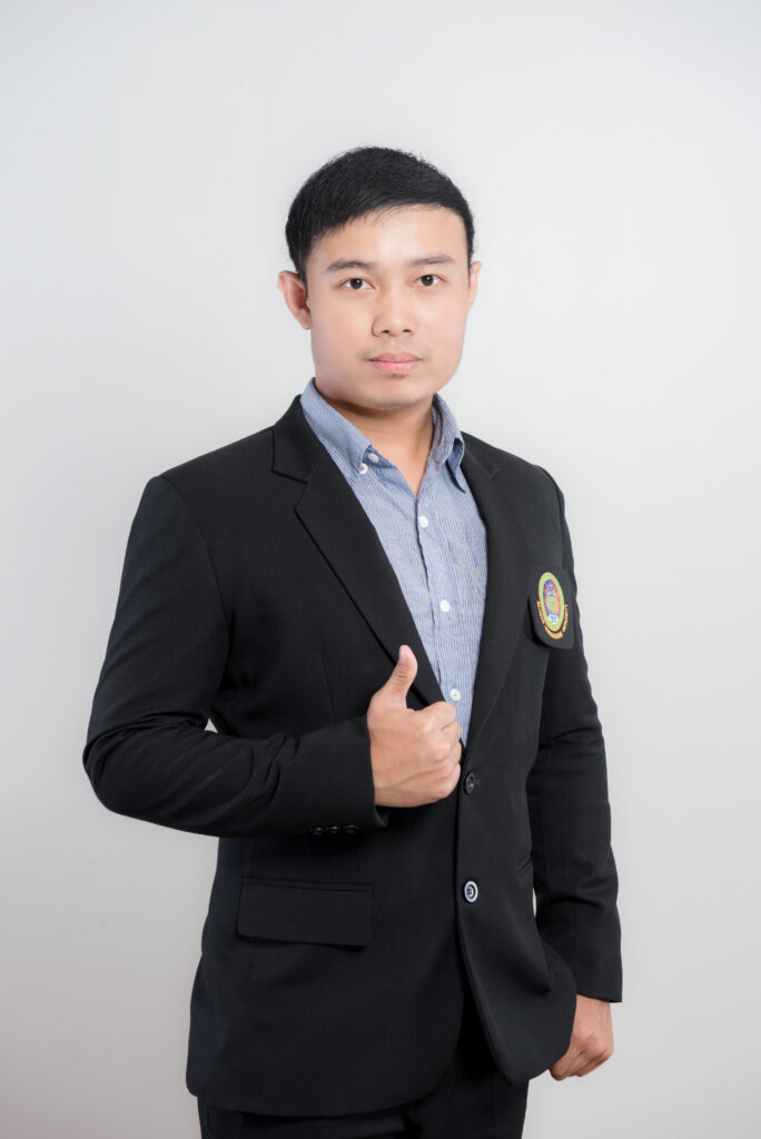 นายรัฐกร  ประทุมรุ่ง 