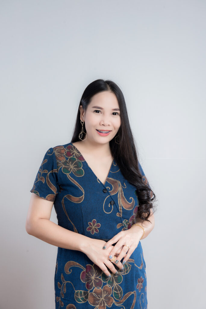 นางสาวหงษ์ยาหยา จำเริญพัฒน์ 