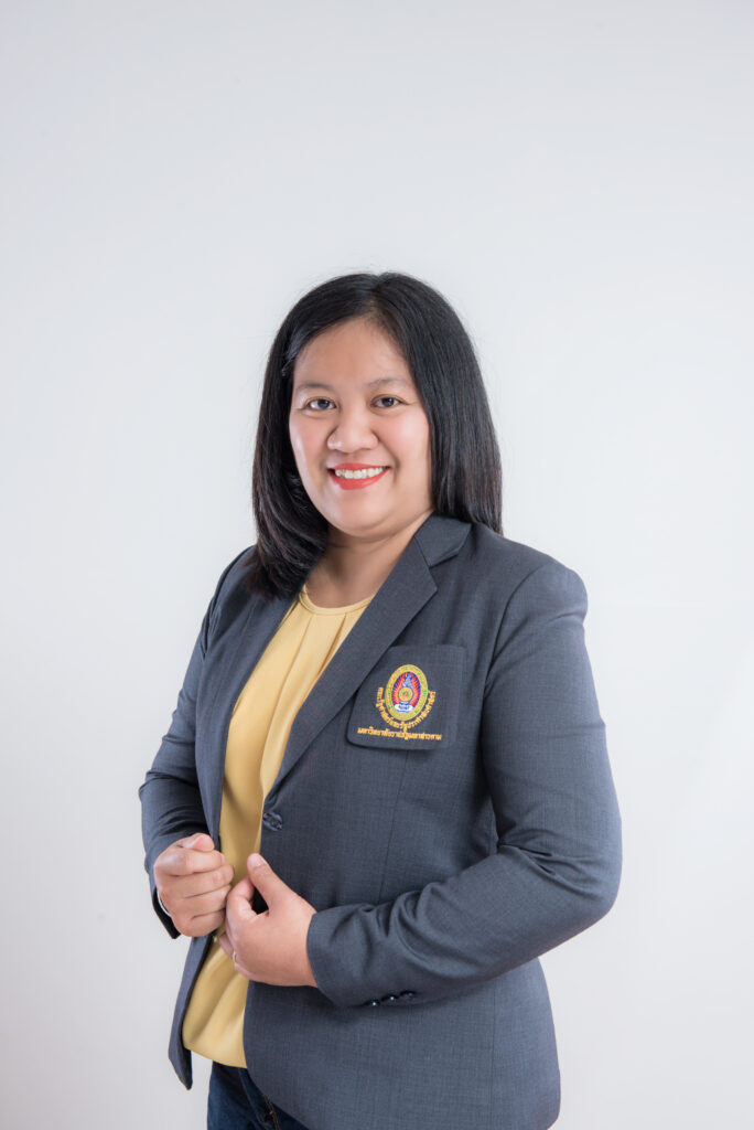 อาจารย์สาวิตรี  ชุ่มจันทร์ 