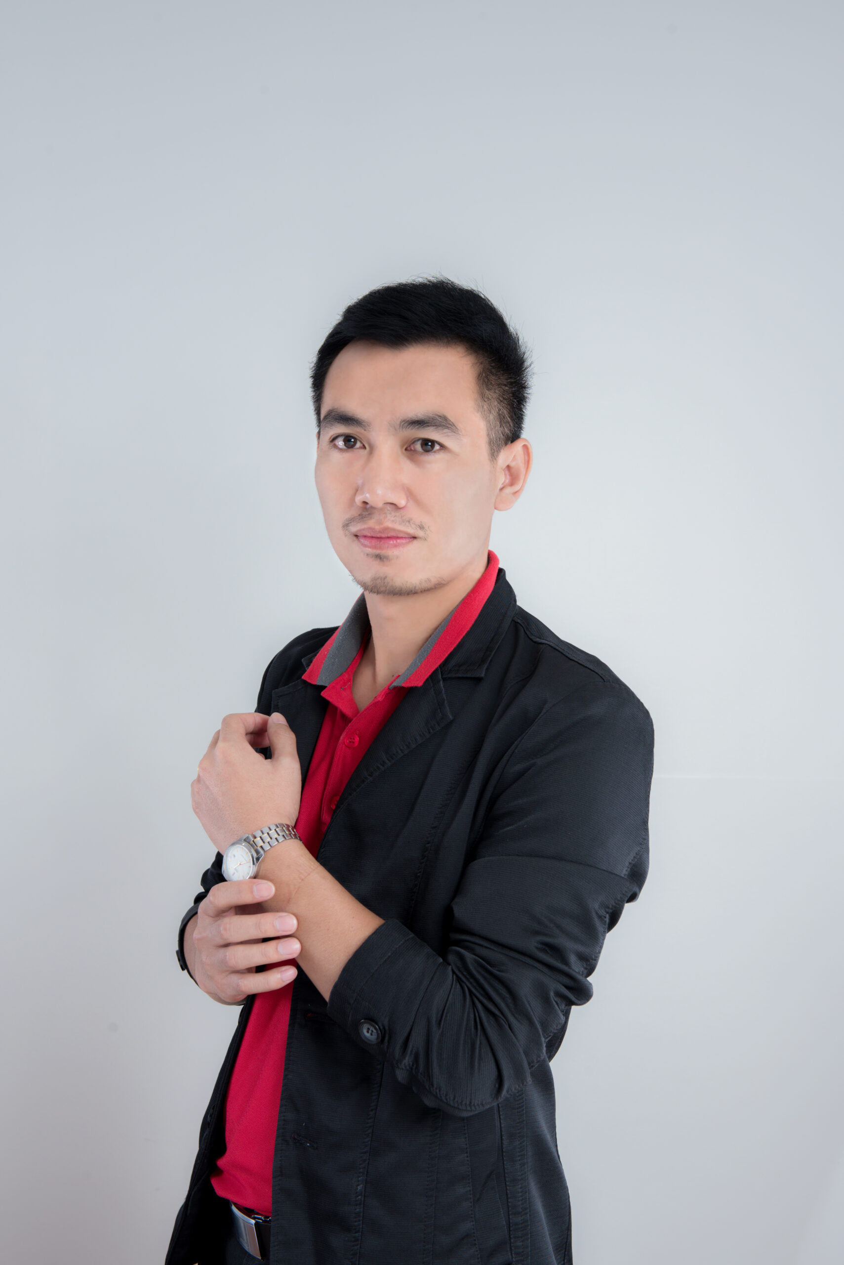 นายธนชัย ใจซื่อ คณบดี