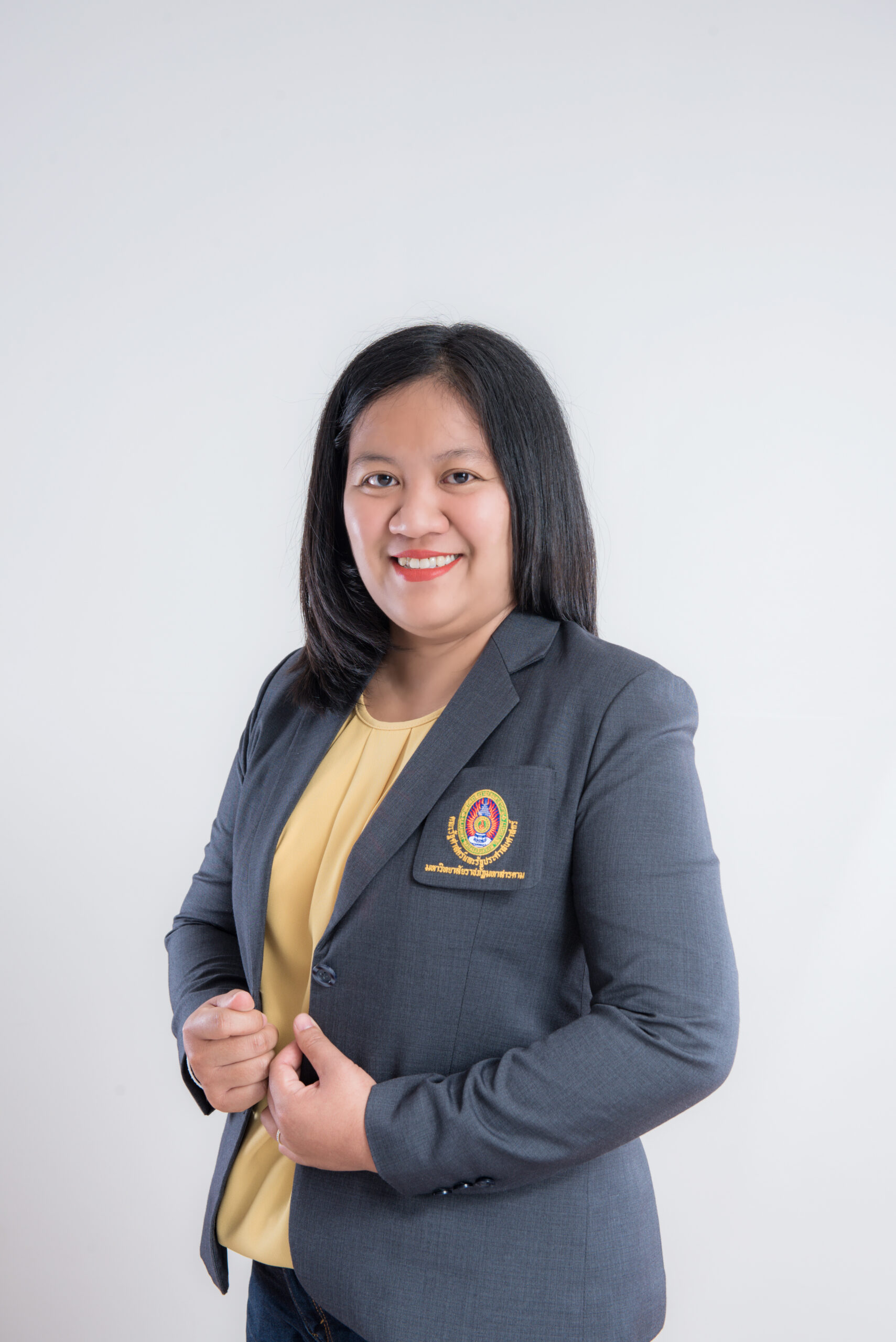 อาจารย์สาวิตรี ชุ่มจันทร์ คณบดี